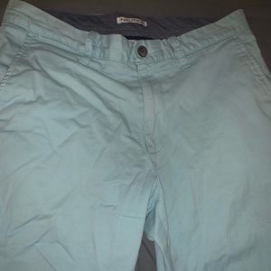 (30) men’s teal shorts